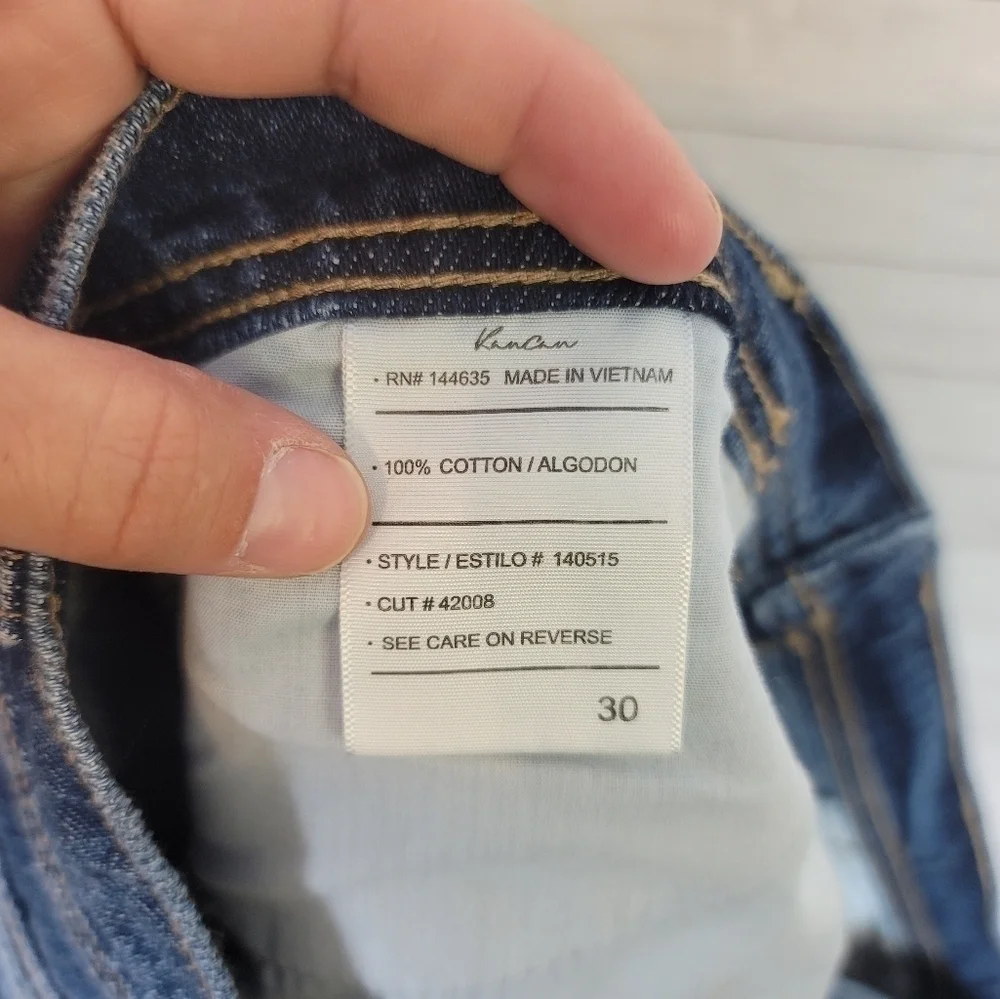 KANCAN FOR MAURICES BUTTON FRONT CUT OFF DISTRESSED JEAN SHORTS, SZ 30
